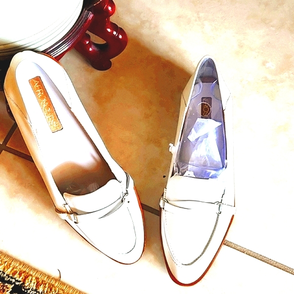 Aerosols, Women's white South East shoe leather slip on loafer shoes siz… - Picture 5 of 8
